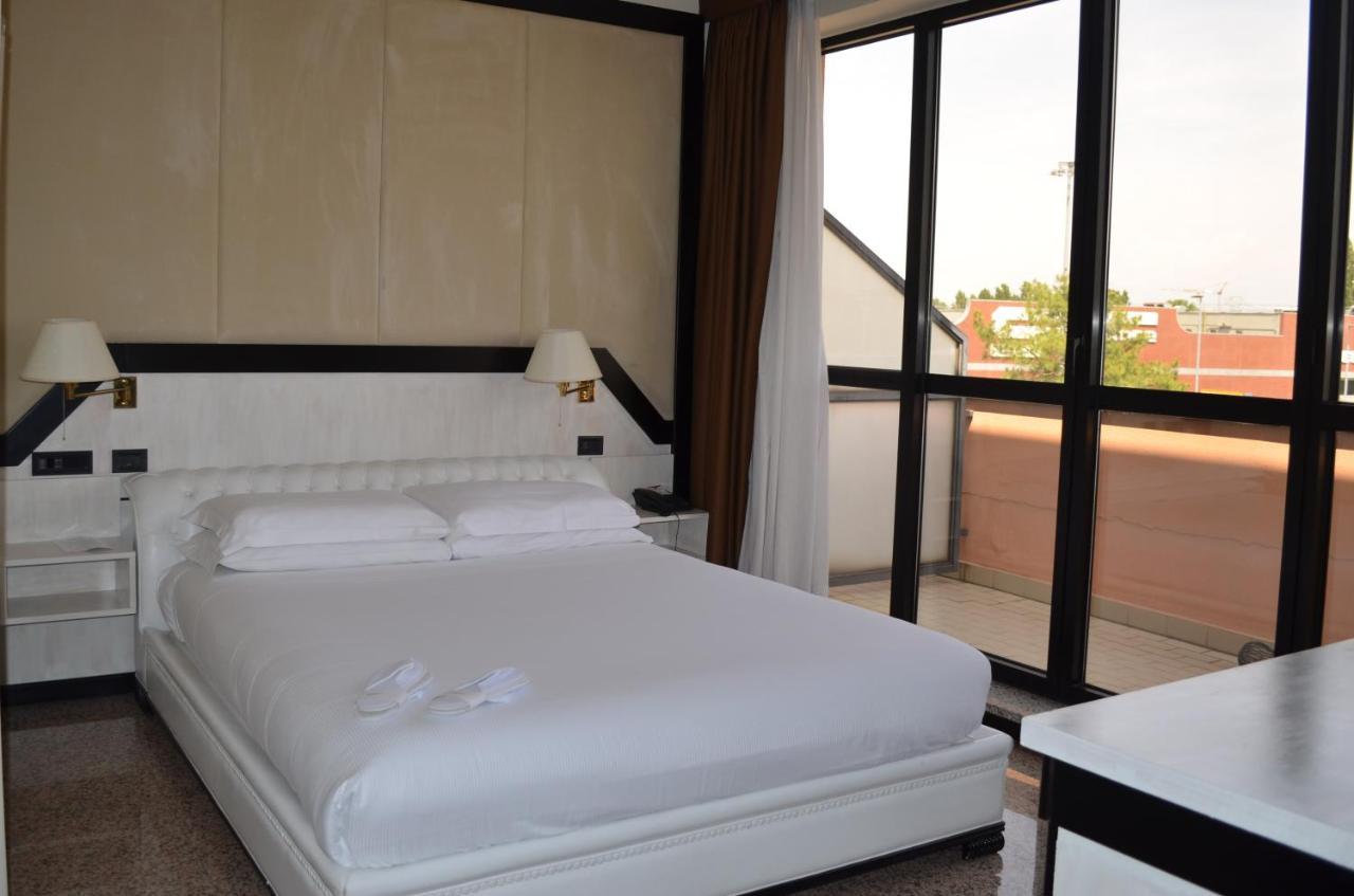Corbetta Hotel Diamante מראה חיצוני תמונה